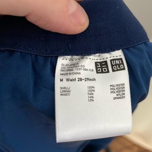 Uniqlo Pleated Navy with White Polka Dot Mini Skirt- Size M- 28-29 Waist - Picture 5 of 5